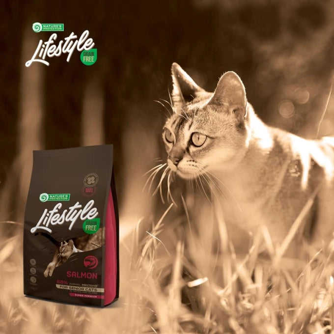 Nature's Protection Lifestyle Grain Free Senior Cat cu Somon
